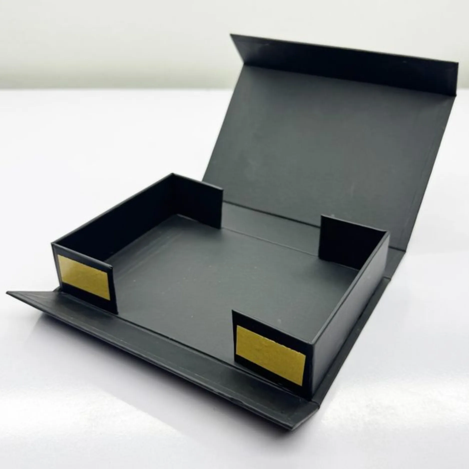 Collapsible Rigid Boxes