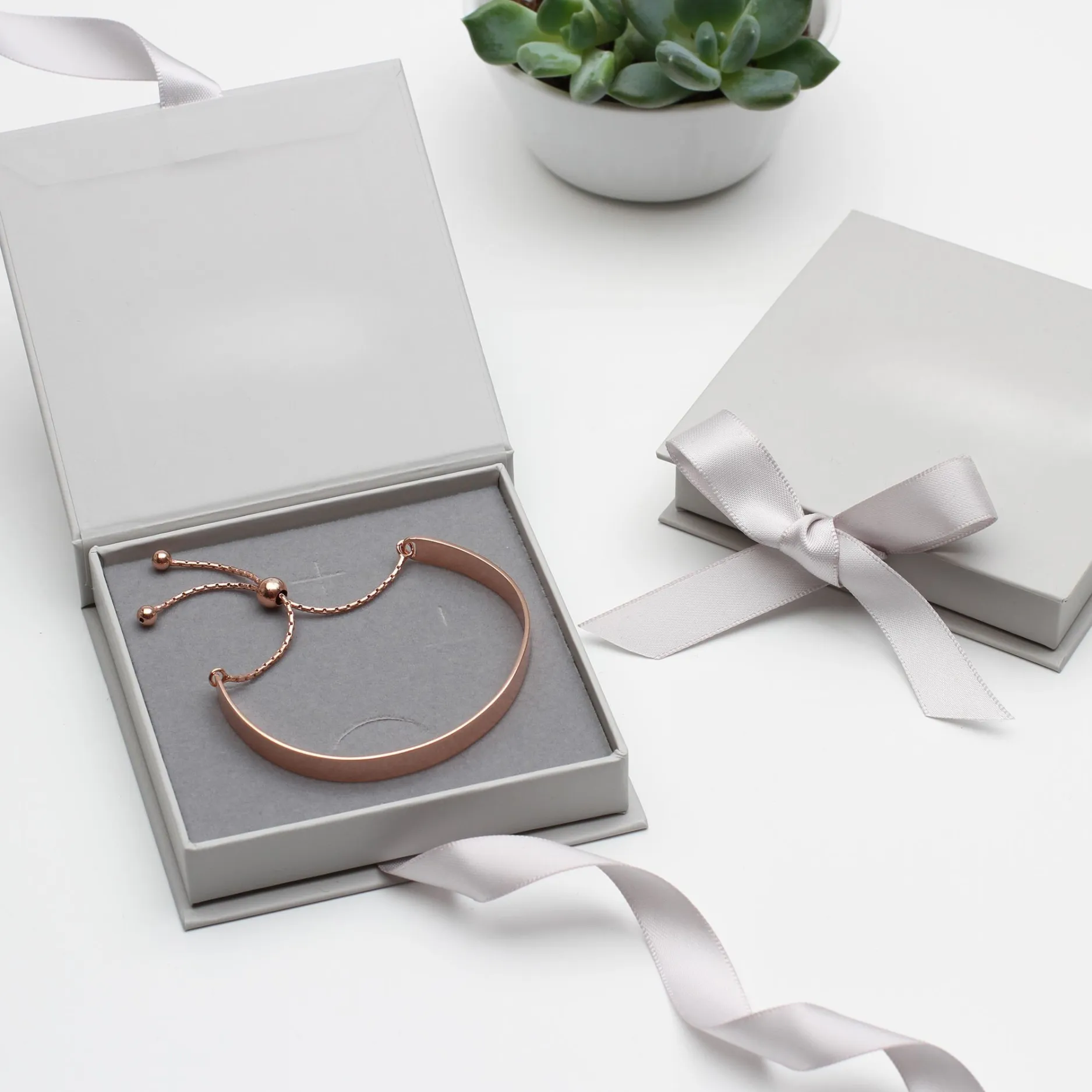 Necklace Boxes